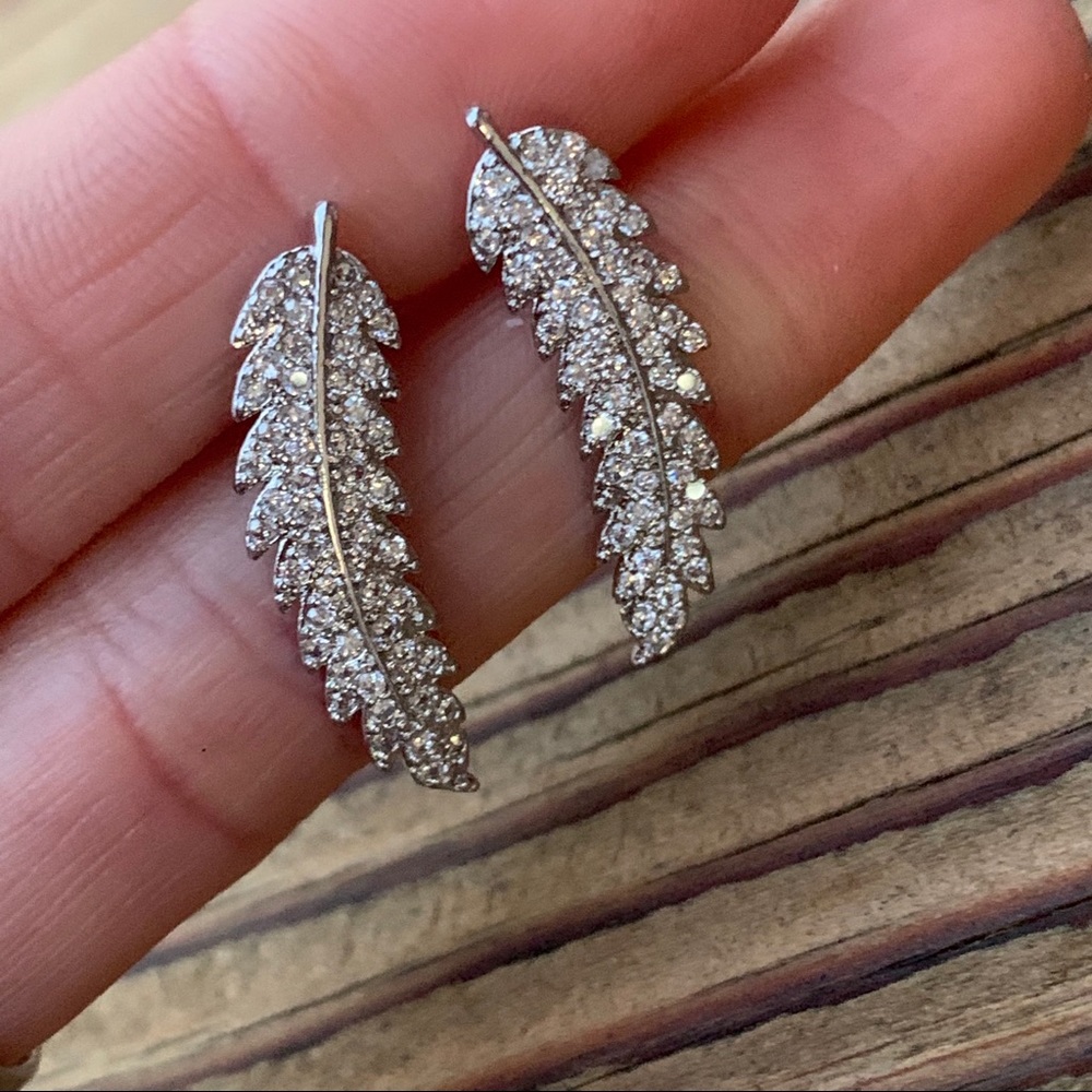FEATHER ♡ Luxury Cubic Zirconia Earrings - Picture 4 of 7